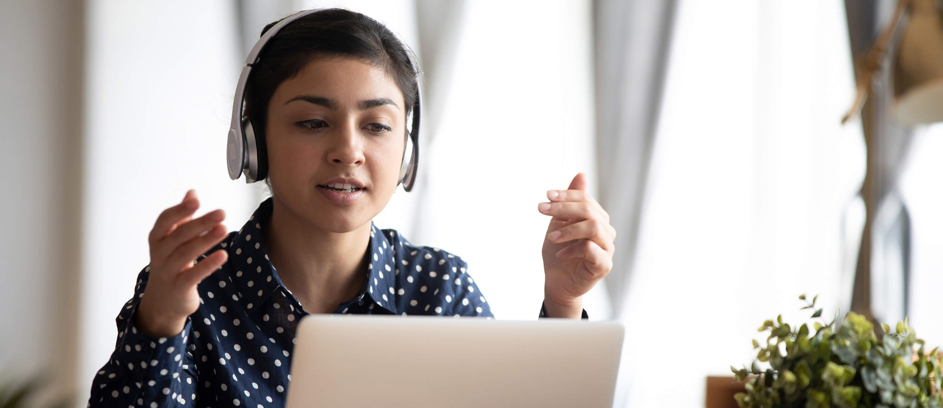 Woman speaking during web class