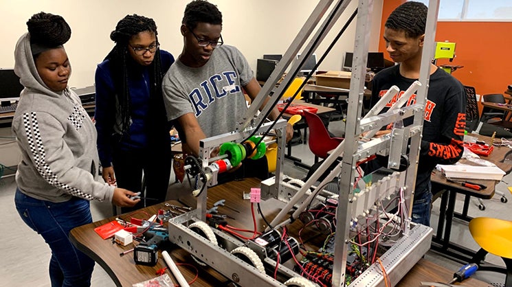 Student Mentors Needed at Yates High School Robotics Club